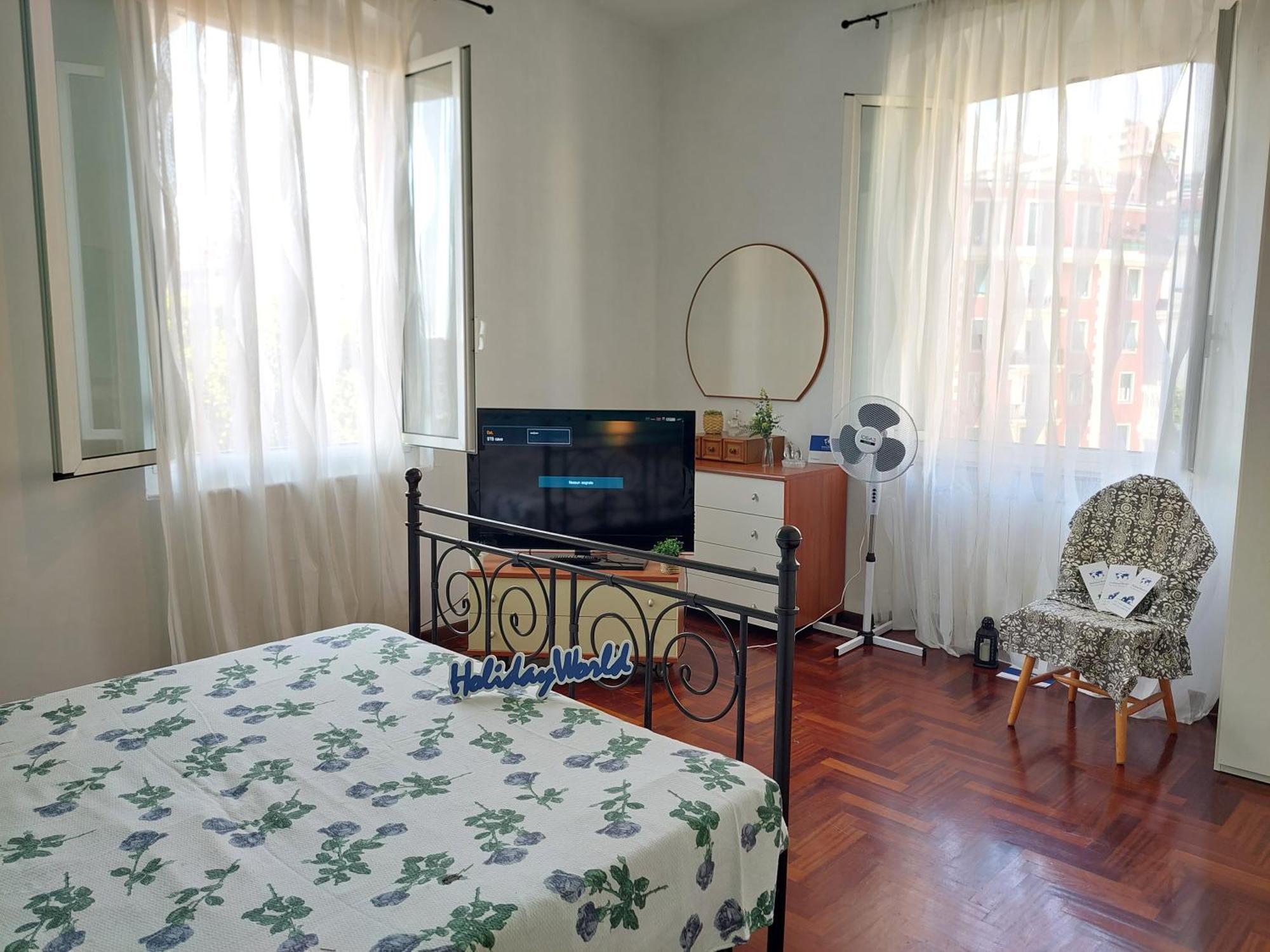 Casa Vittoria By Holiday World Генуя Экстерьер фото