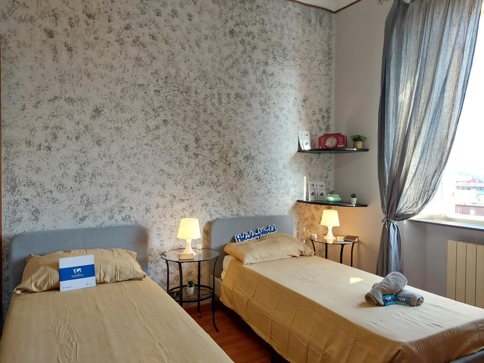 Casa Vittoria By Holiday World Генуя Экстерьер фото