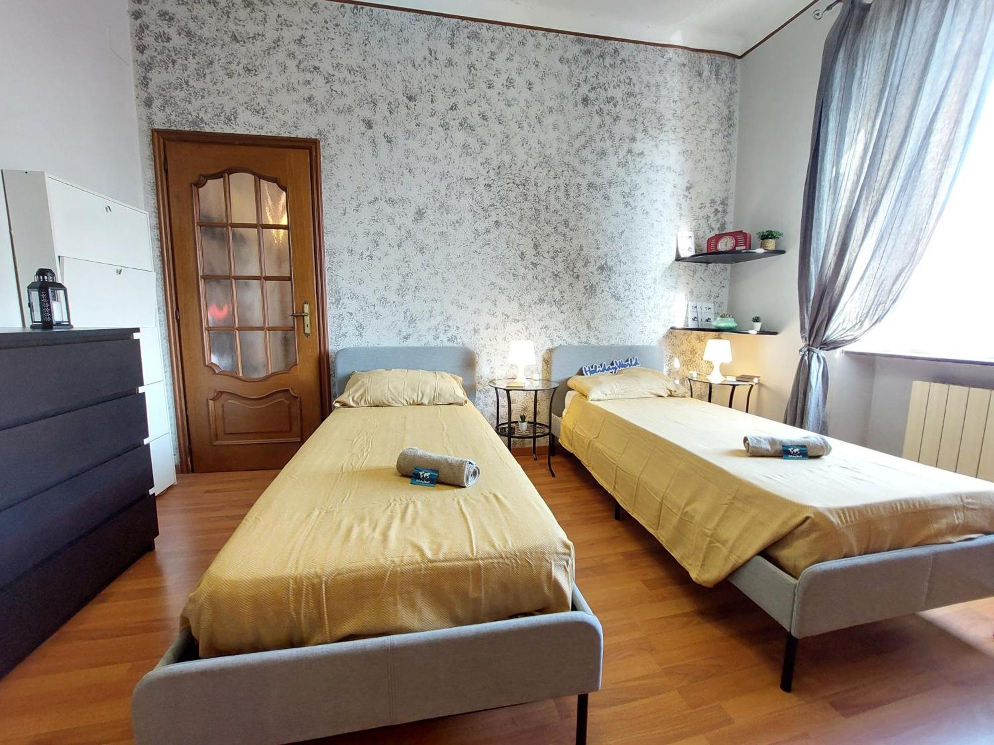 Casa Vittoria By Holiday World Генуя Экстерьер фото
