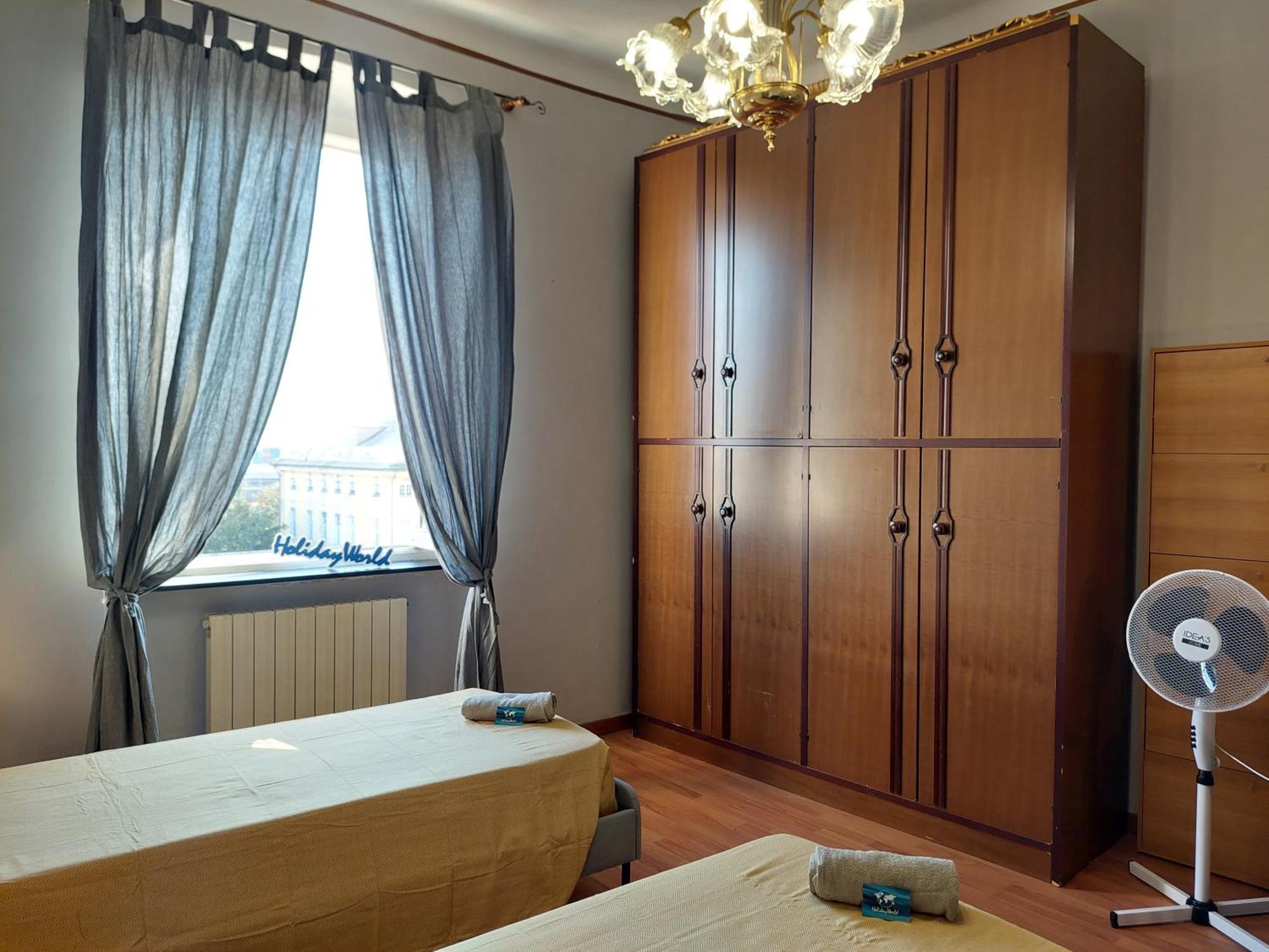 Casa Vittoria By Holiday World Генуя Экстерьер фото